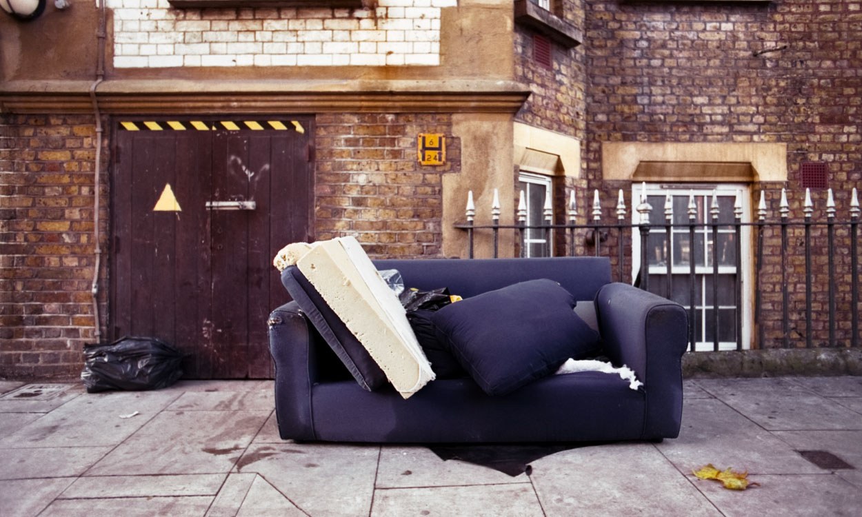 Can-I-Put-A-Sofa-In-A-Skip